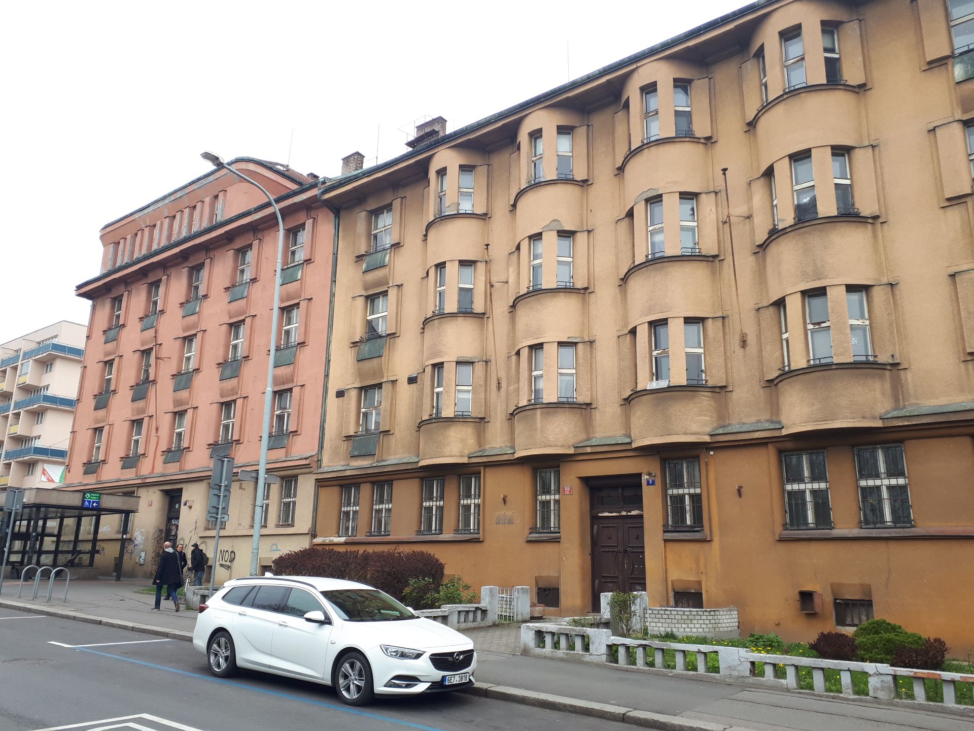 Domov osamělých žen_04