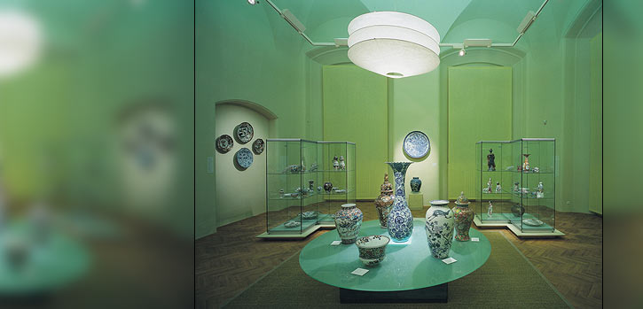 Instalation of permanent collection of Asian Art at NGP, archive of Gabriela Kaprálová Permanent collection of Asian Art at NGP_a view into the exhibition_2