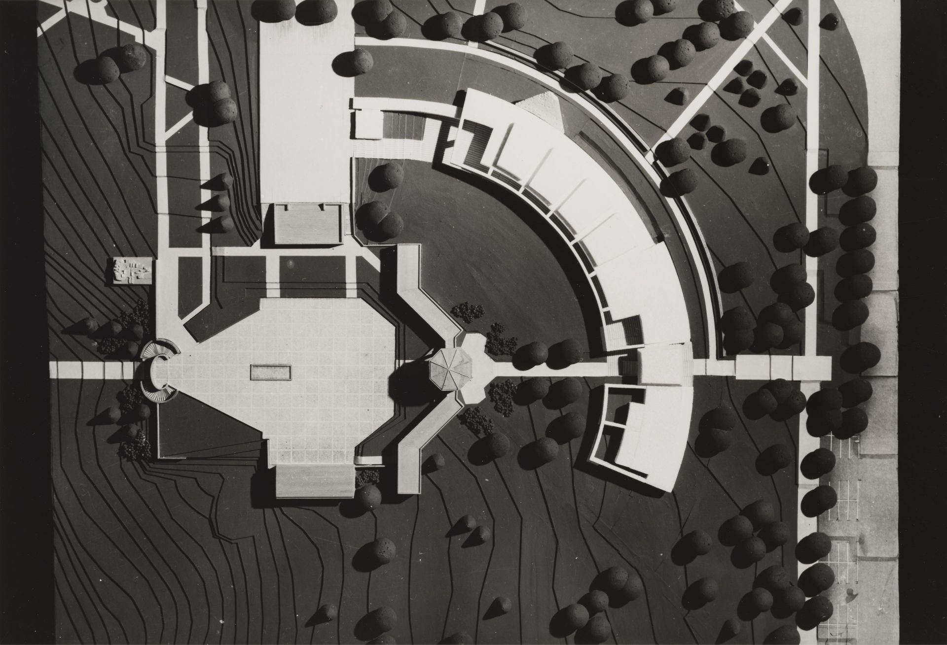 Muzeum Památníku Lidice_model_budova muzea s budovou památníku