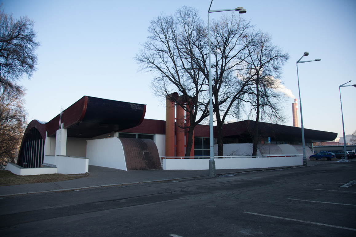Leníčková_zimní stadion_01