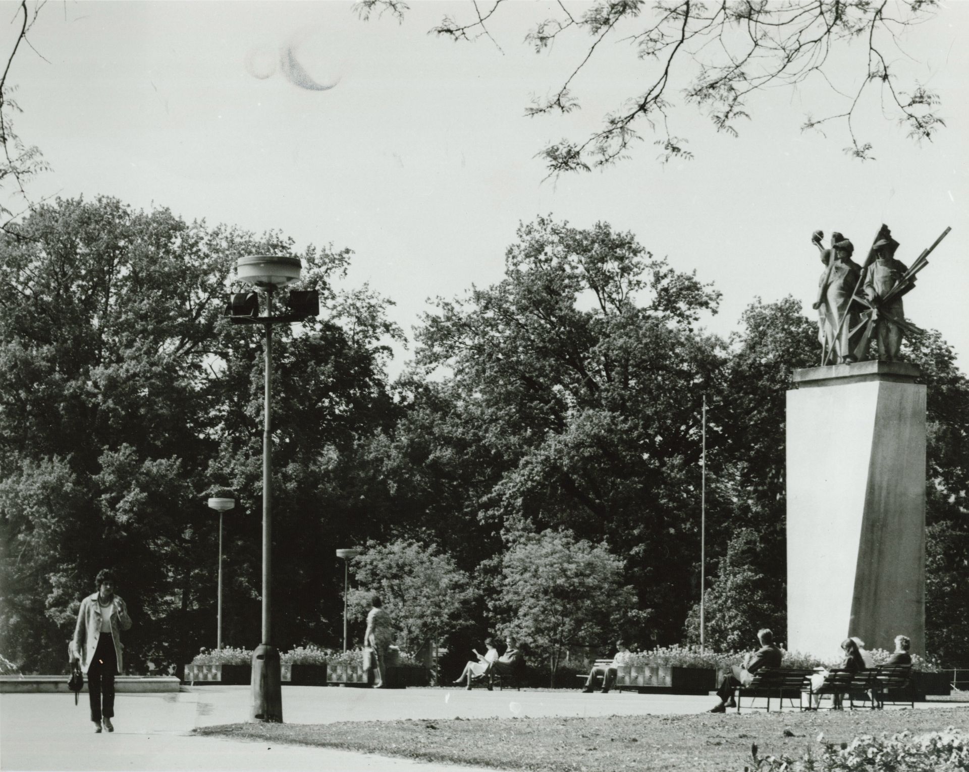 Bartková_Komunisté_02