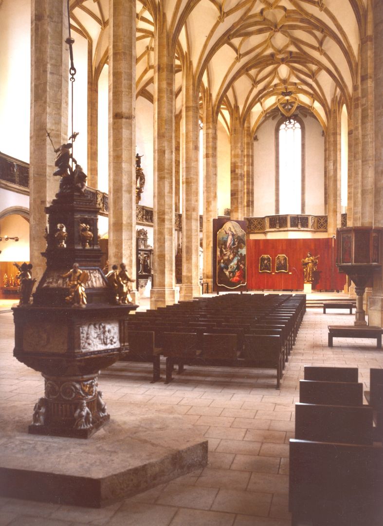 Nováková_Most_interiér kostela_3