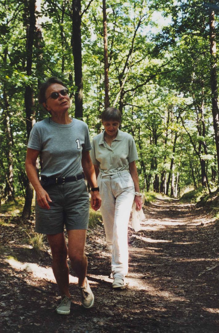 Ivana Čapková s Helenou Bukovanskou, soukromá sbírka Portrét_Čapková4