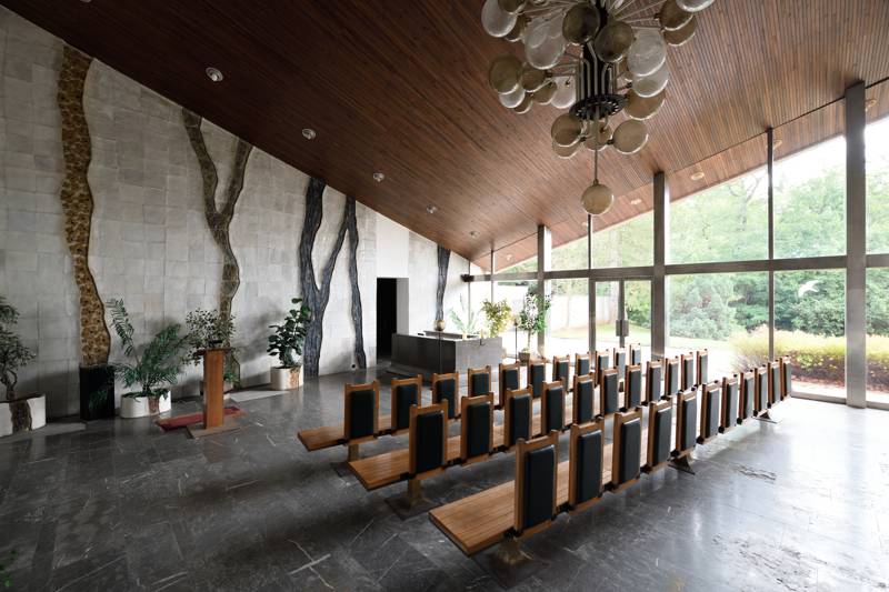 Smuteční obřadní síň, Rakovník, interiér síně, 2019, foto: Roman Polášek, NPÚ Ježková_Rakovník_3