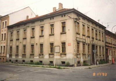 Budova na nároží ulic Skuherského a Jírovcova, České Budějovice, stav před rekonstrukcí