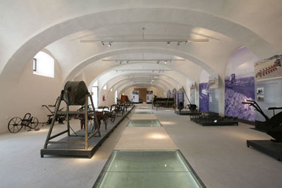 Axmannová_Muzeum Dobrovice – rekonstrukce a dostavba hospodářského dvora ze 16. století – interiér muzea