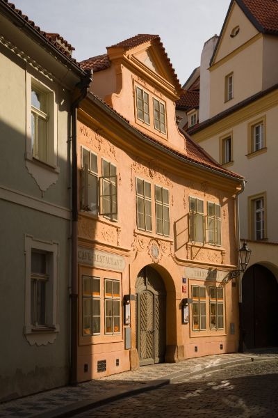 Rekonstrukce měšťanského domu s přístavbou vč. interiérů bytů a restaurace, Míšeňská, Praha 1