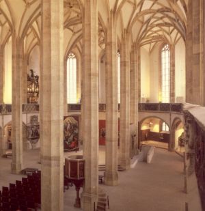 Expozice severočeského umění 14.-18. stol. v interiéru přesunutého gotického kostela, Most